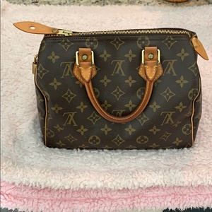 Louis Vuitton Speedy